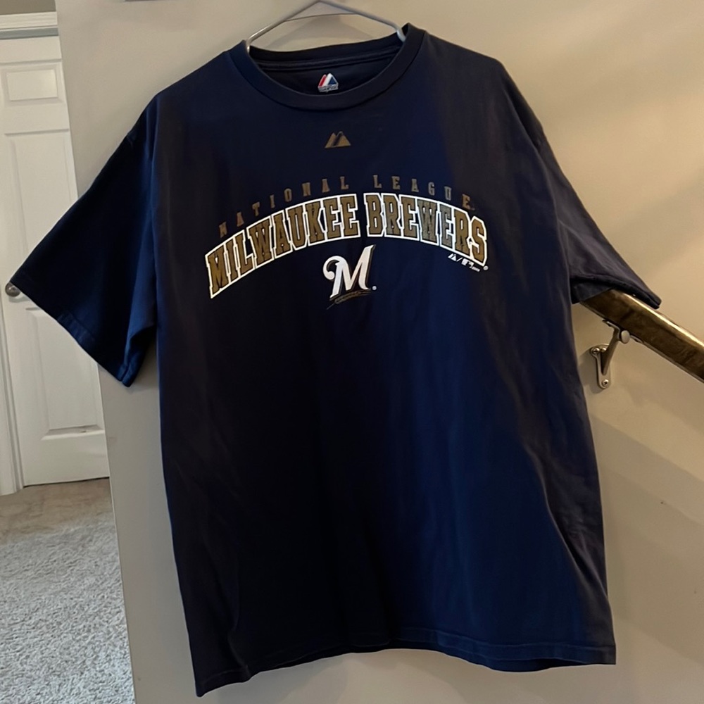 Mens vintage Milwaukee Brewers tee shirt